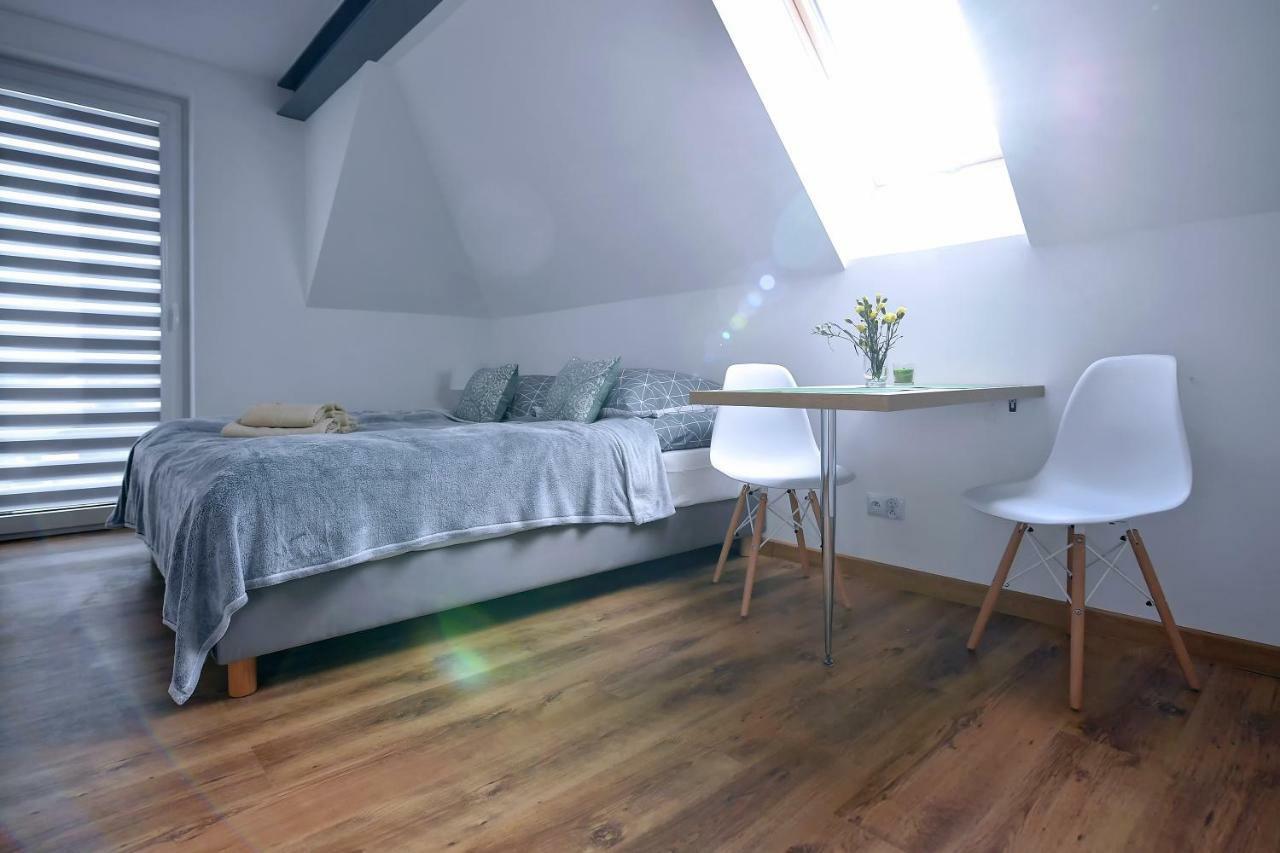77 Krasnicka Apartment Lublin Bagian luar foto